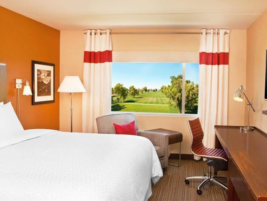 Four Points By Sheraton At Phoenix Mesa Gateway Airport Exteriör bild